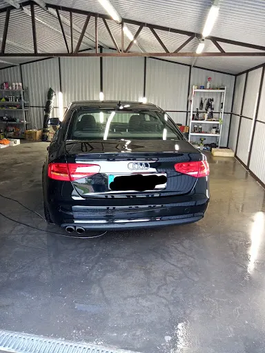 Madam Wrapp Detailing